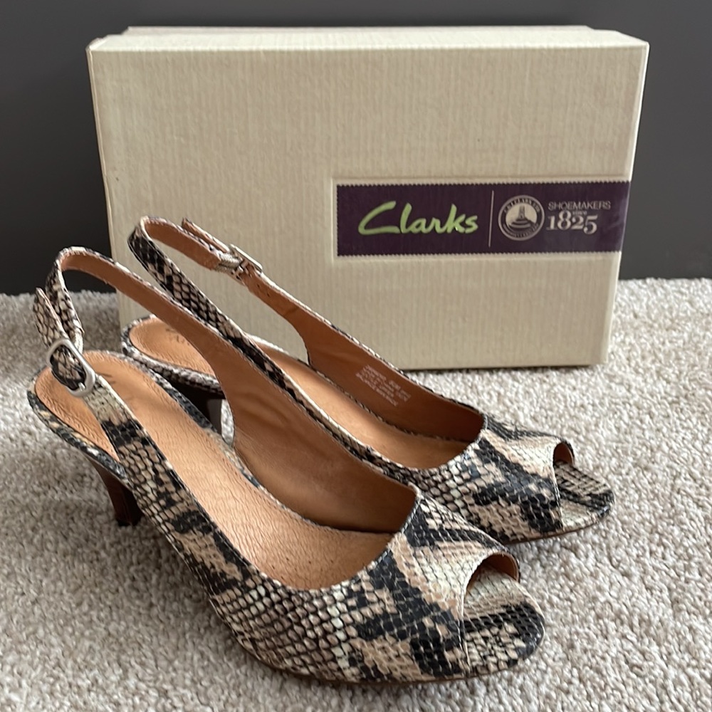 Like New Clarks Cynthia Fest Snake (Python) Print… - image 1